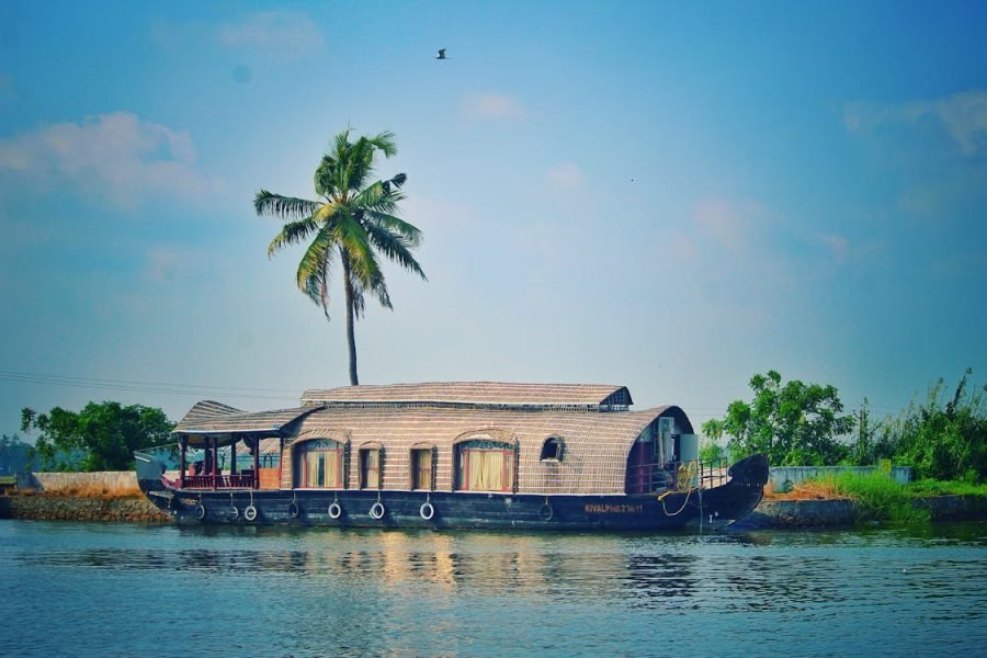 Kerala 4N/5D Holiday Package